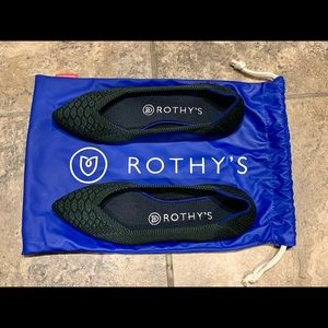 VEUC/Like New- Rothy’s Emerald Python Points size 6 (retired color)